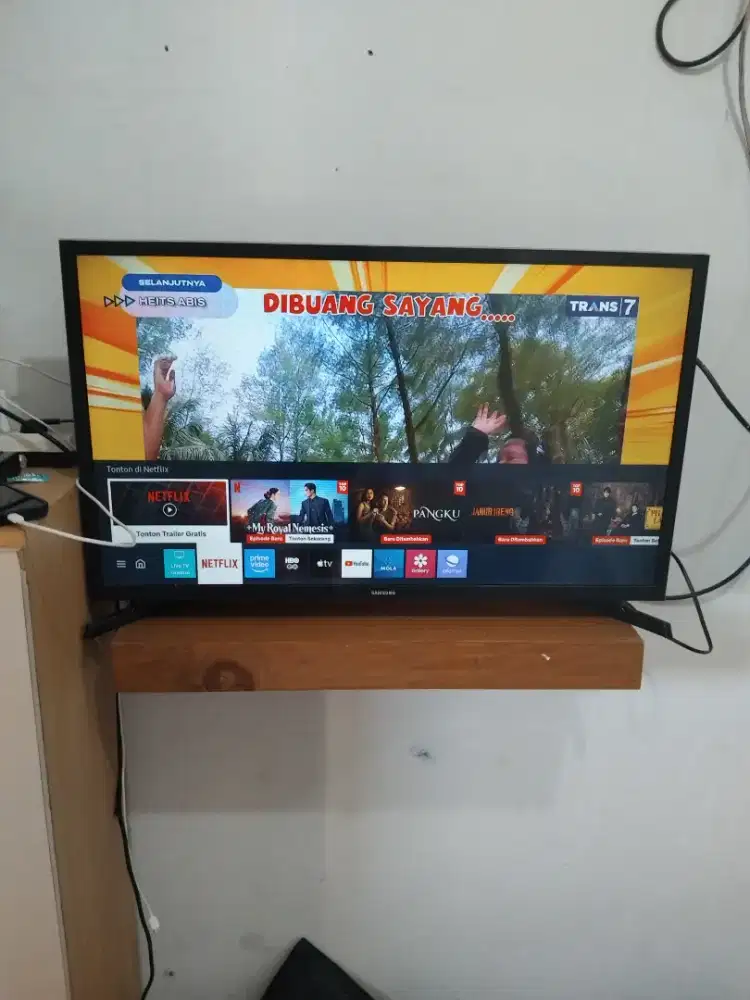 Samsung smart tv 32 UA32T4500AKXXD