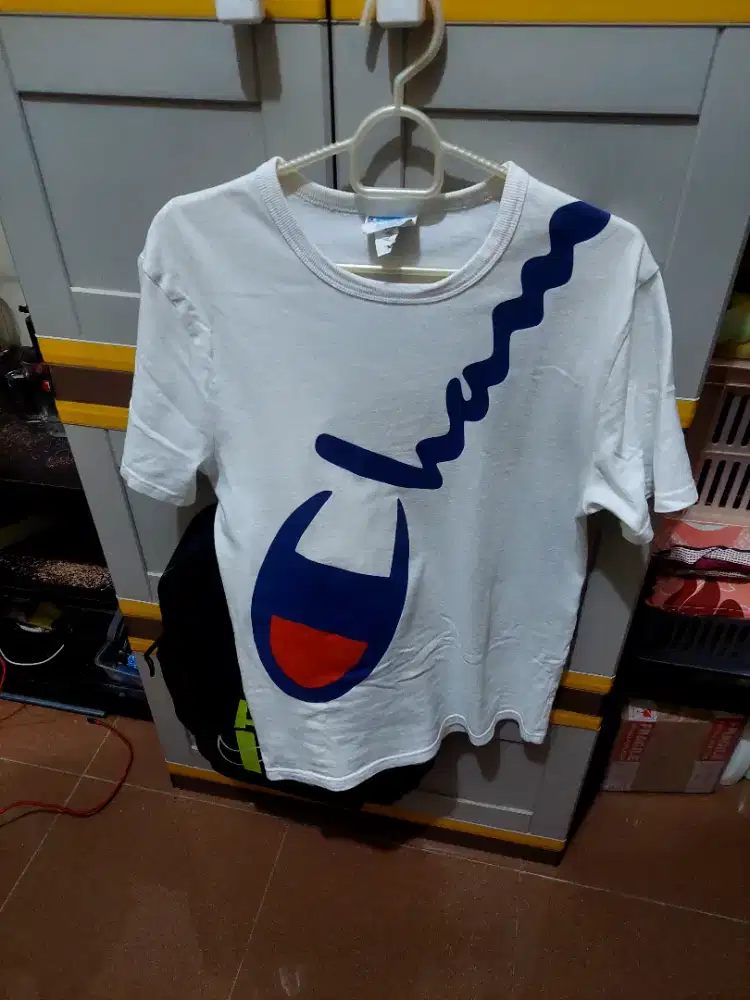 Kaos Champion juara big logo