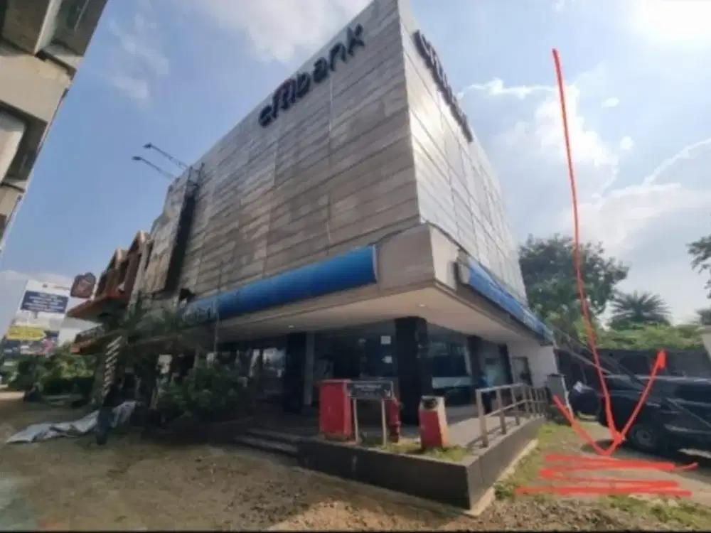 gedung bekas bank di kelapa gading