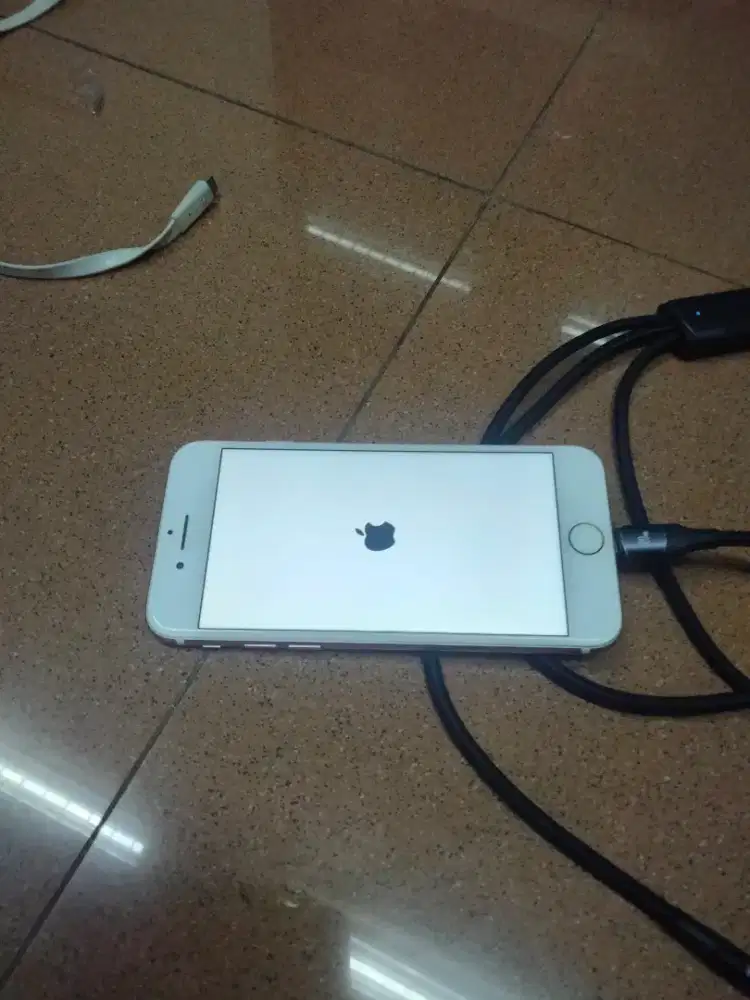 Hp iPhone 7 mentok logo, mulus ORI an