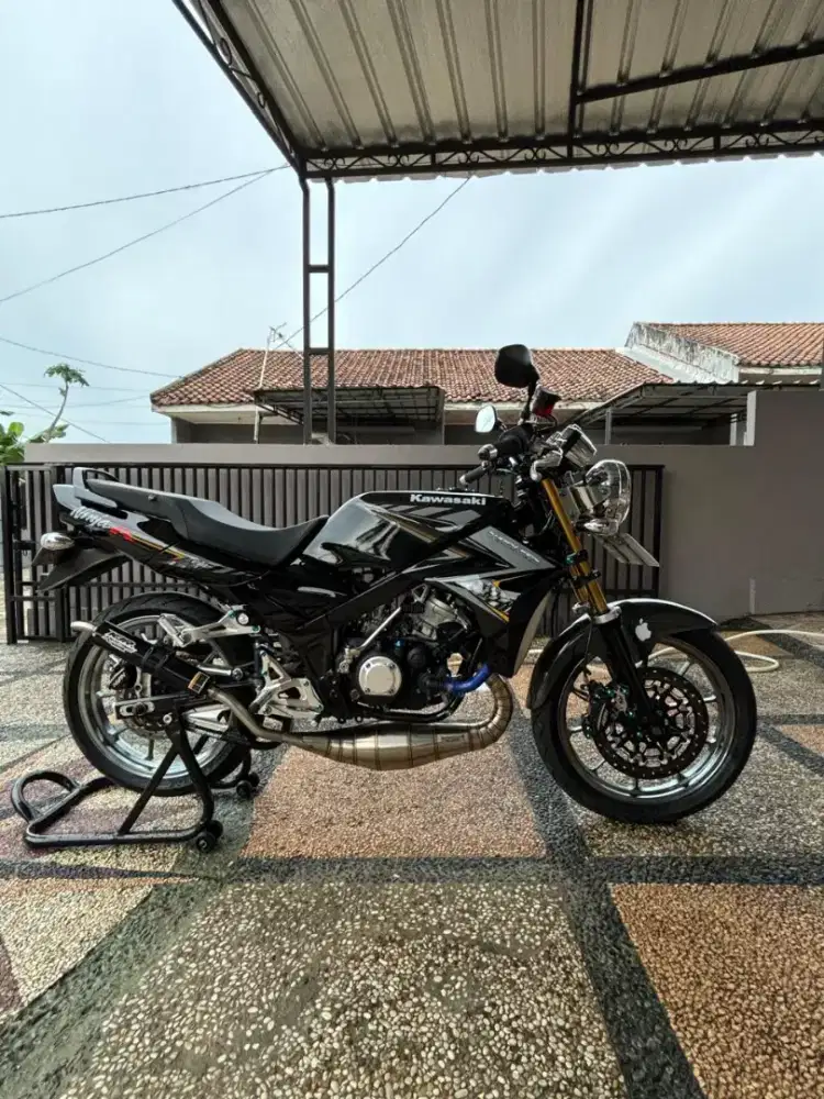 Di jual kawasaki ninja r