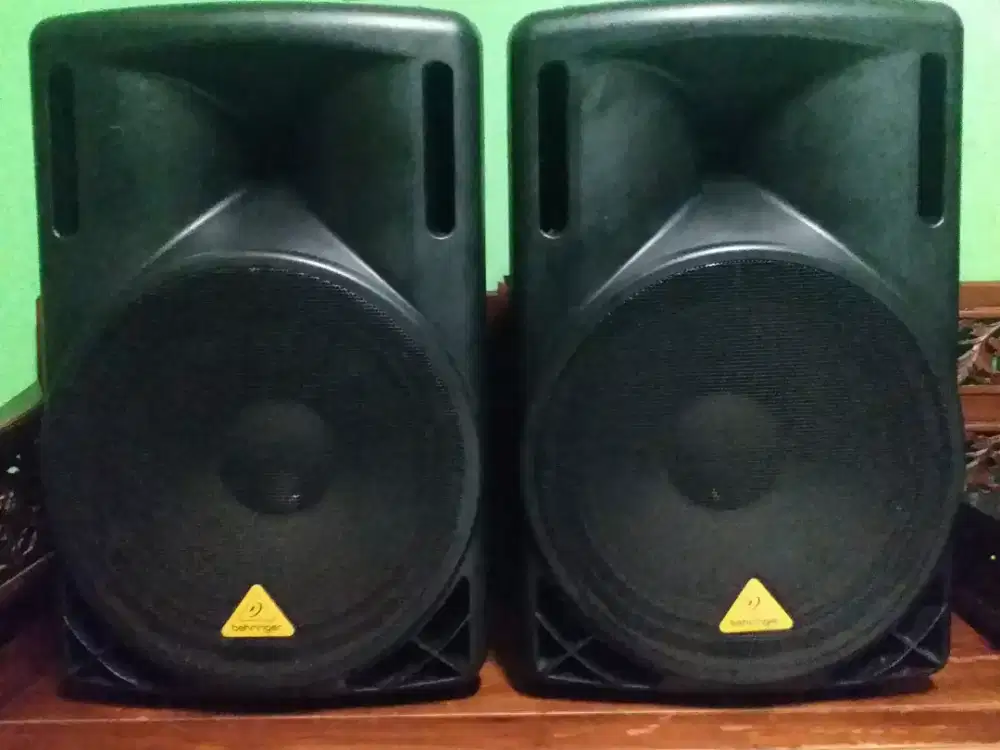 Speaker Aktif Behringer 15 inch Normal Mulus