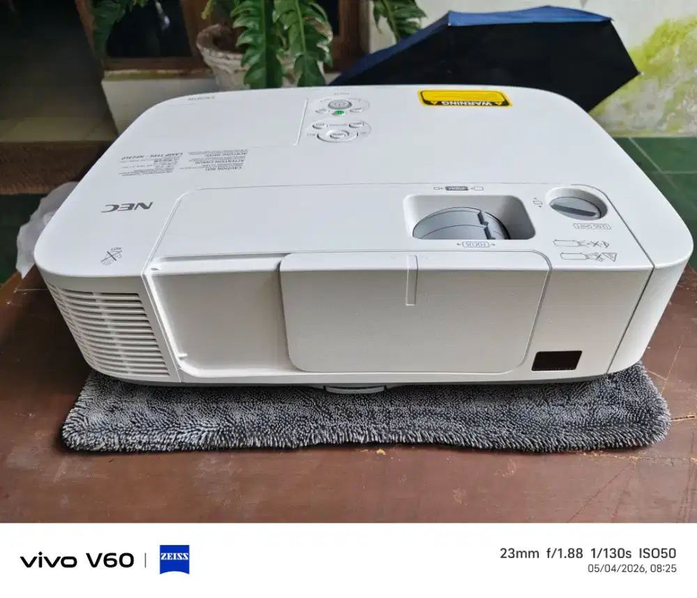 Proyektor NEC P501XG Fulset like new banget baru dipake 17jam