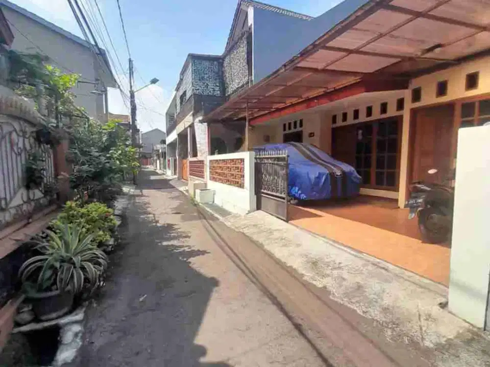 rumah secondary siap huni di Pondok Kopi akses 1 mobil