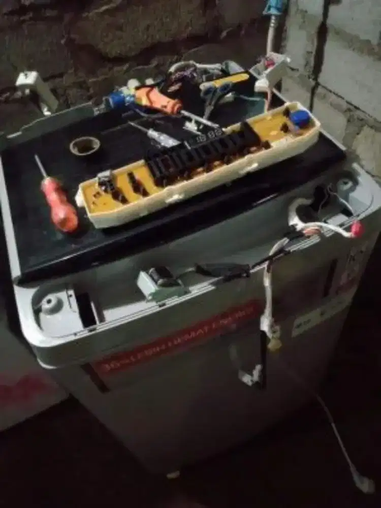 jasa servis ac kulkas frezer showcase mesin cuci dan bongkar pasang ac