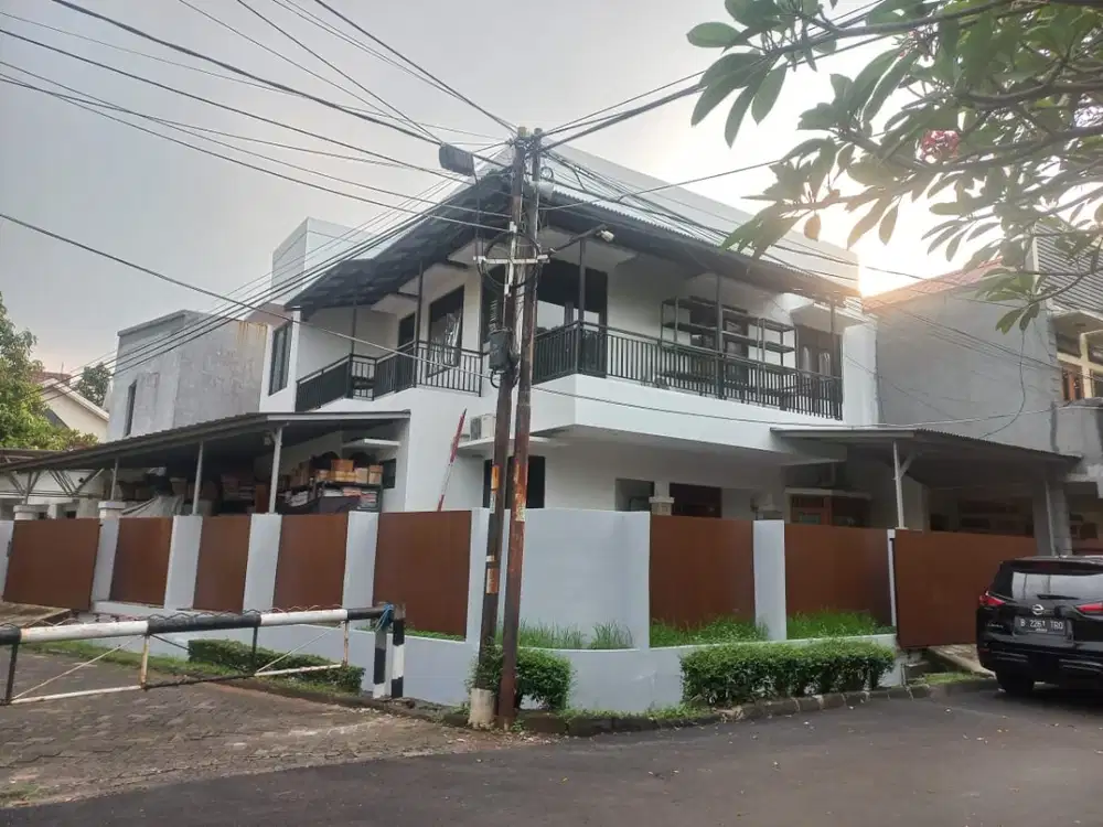 Disewakan rumah luas di Bintaro 2 tingkat 5 kt 4km LB 300m2