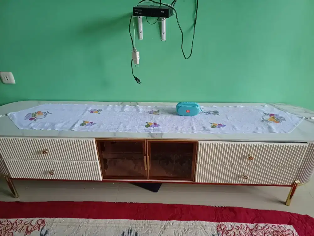 Di jual cepat buffet tv