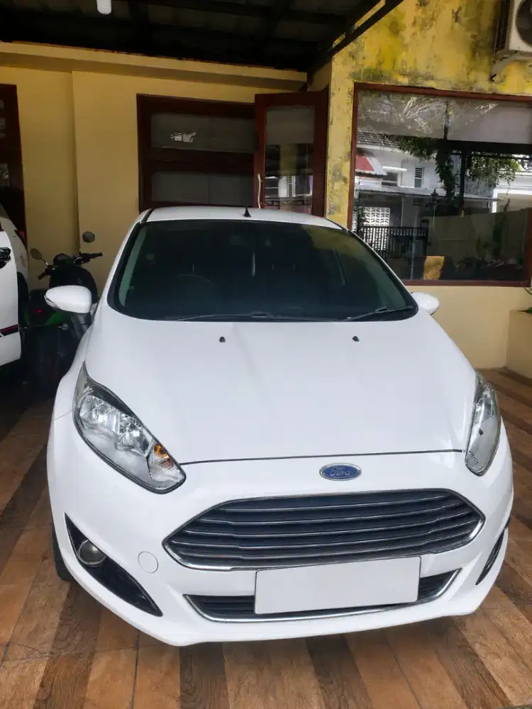 Ford Fiesta 1.5 S AT 2014