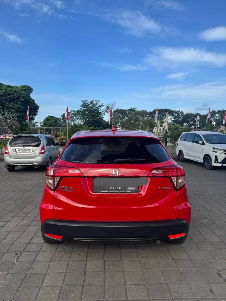 HRV Merah E cvt