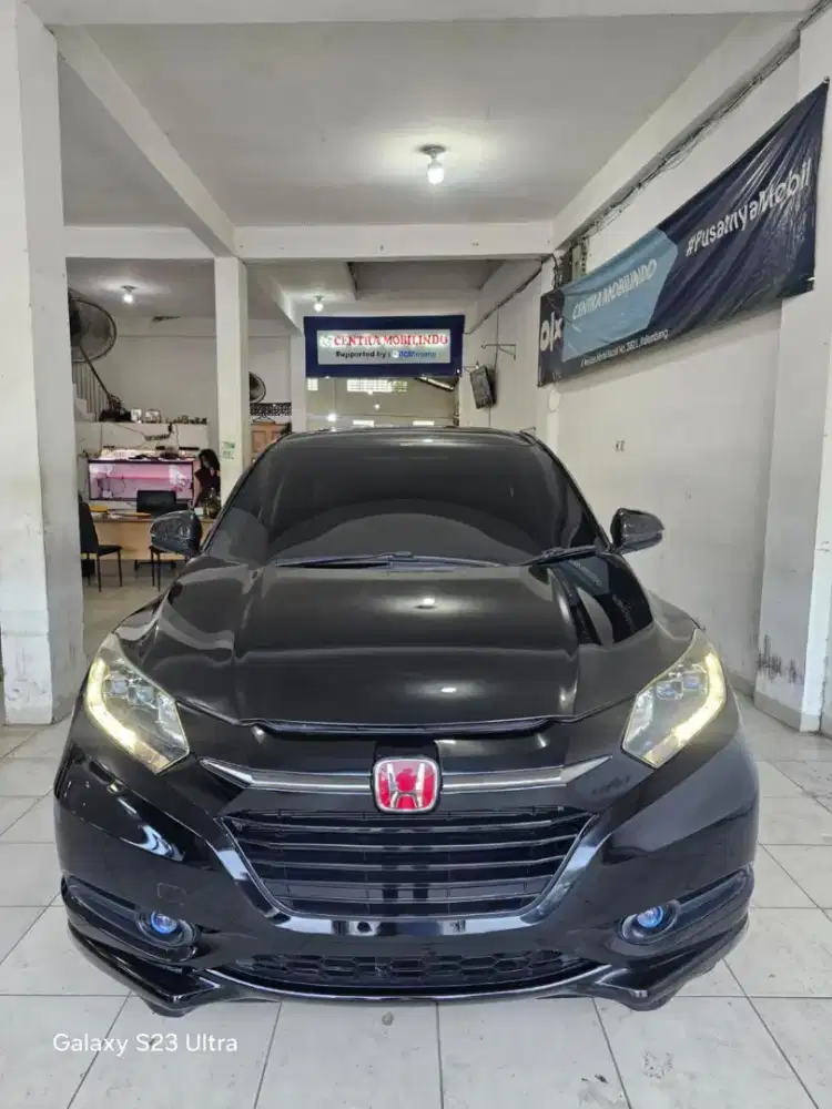 HRV Prestige 1.8 matic 2018 hitam istimewa dp 25 jt