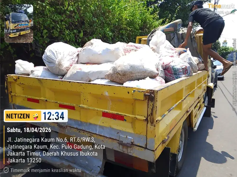 Buang puing dan angkut sampah