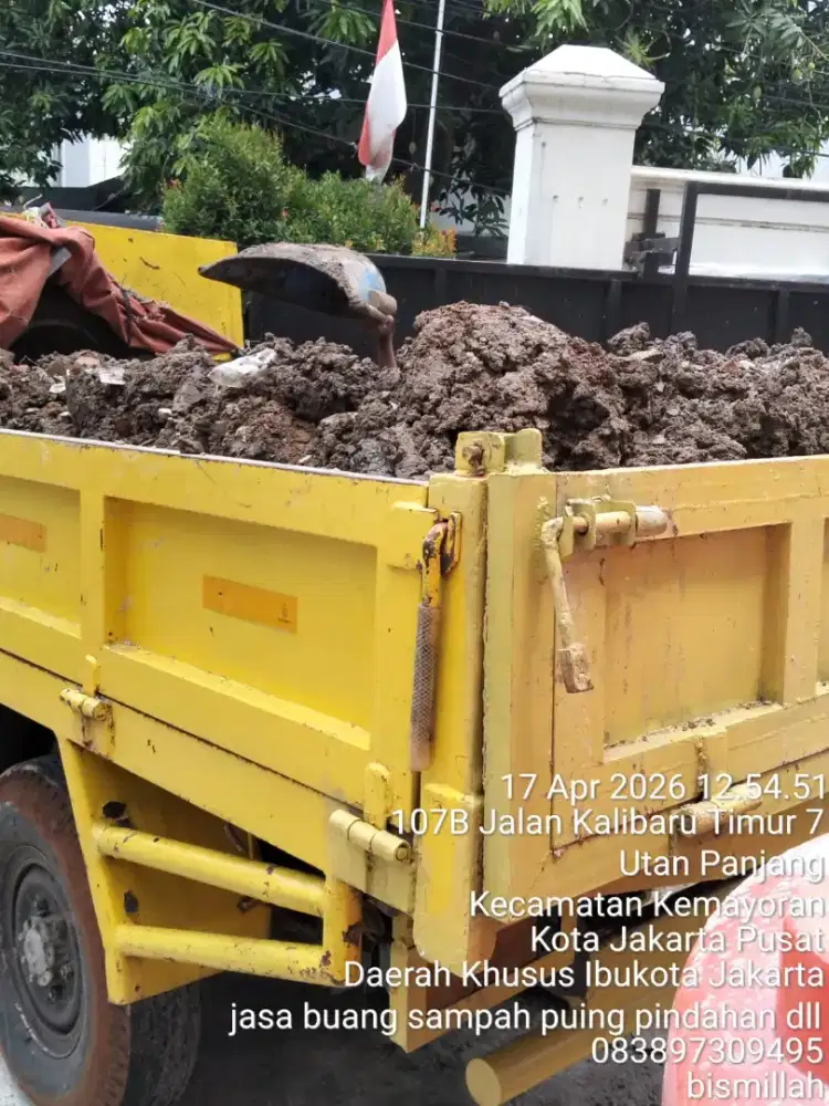 Jasa angkutan puing dan buang sampah