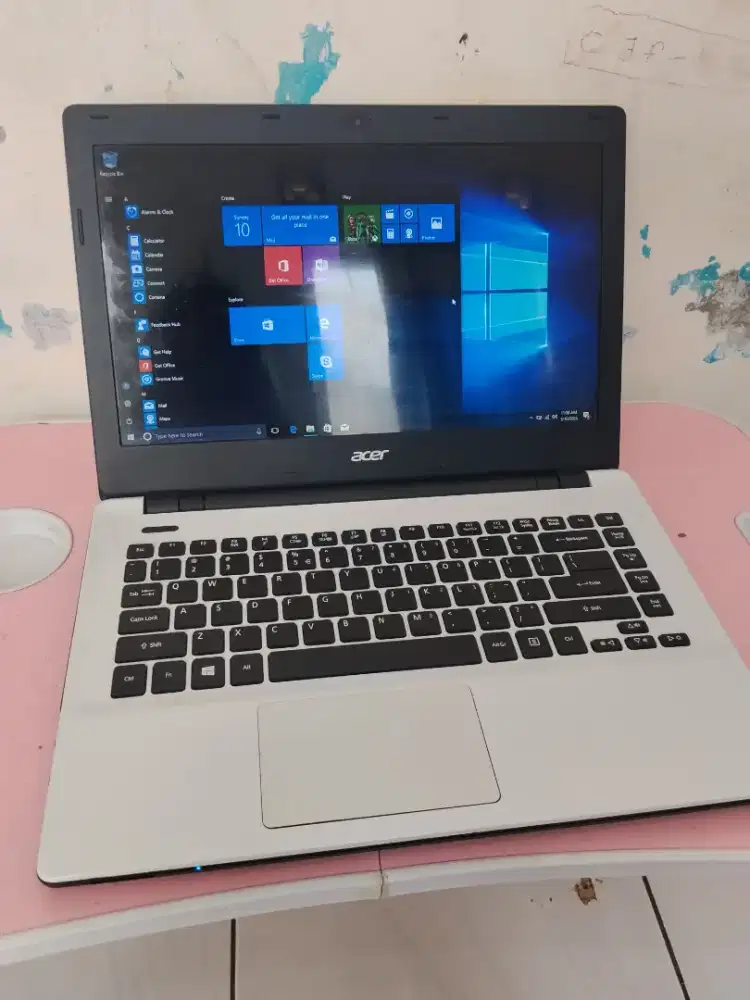 Dijual laptop Acer. Mulus dan normal no minus