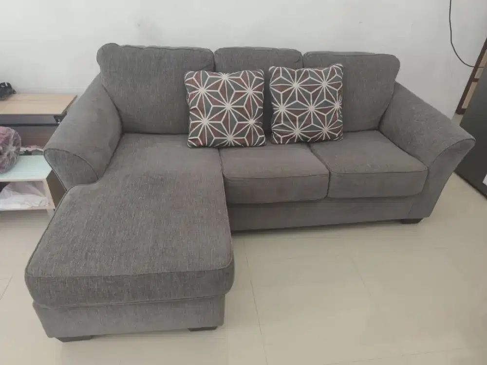 Di Jual TV Sofa Kasur lemari edisi mau pindah