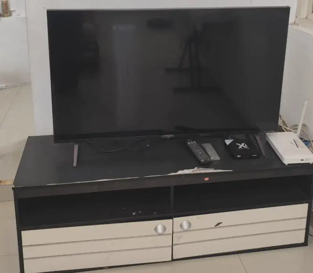 Di Jual TV Sofa Kasur lemari edisi mau pindah