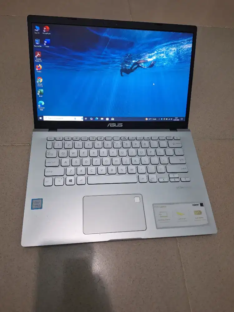 Bismillah di jual laptop asus vivobook slim core i3 siap pakai
