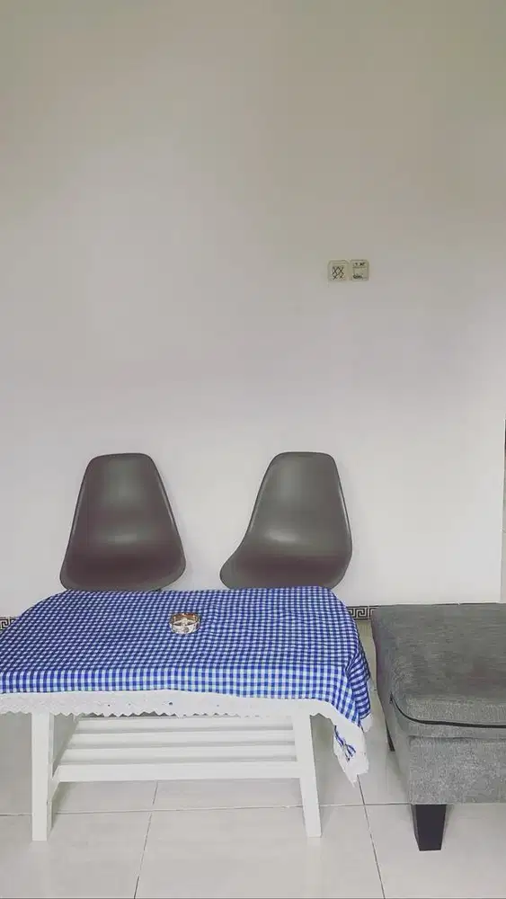 Set meja dan kursi