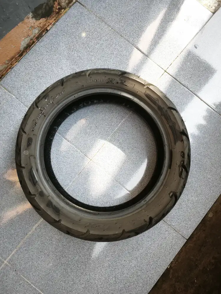 Ban bekas di jual motor nya di jual belum lama pakai