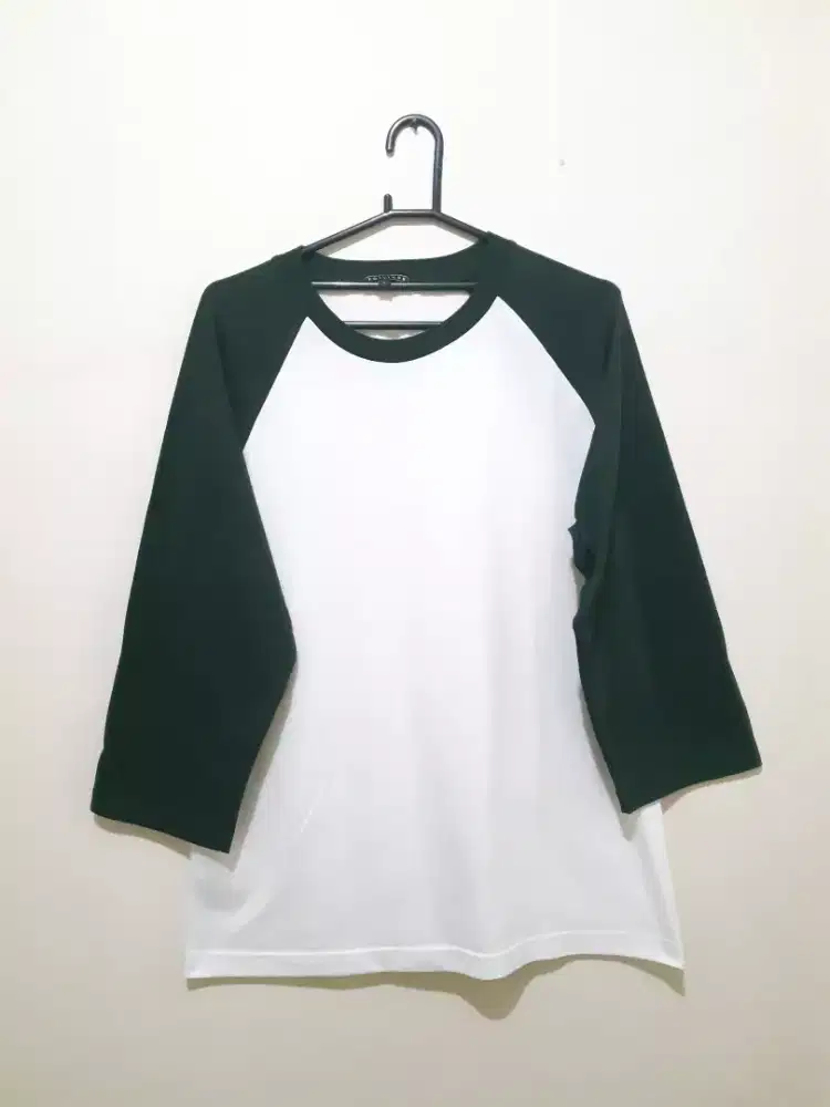 KAOS RAGLAN 3/4 BRAND TOLLIVER HIJAU-PUTIH SIZE L