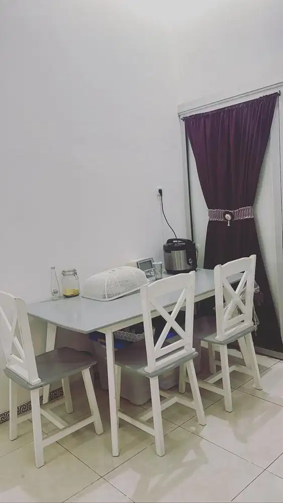 Set meja makan aestetic