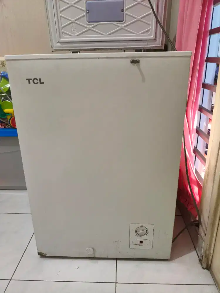 Di jual freezer merk TCL