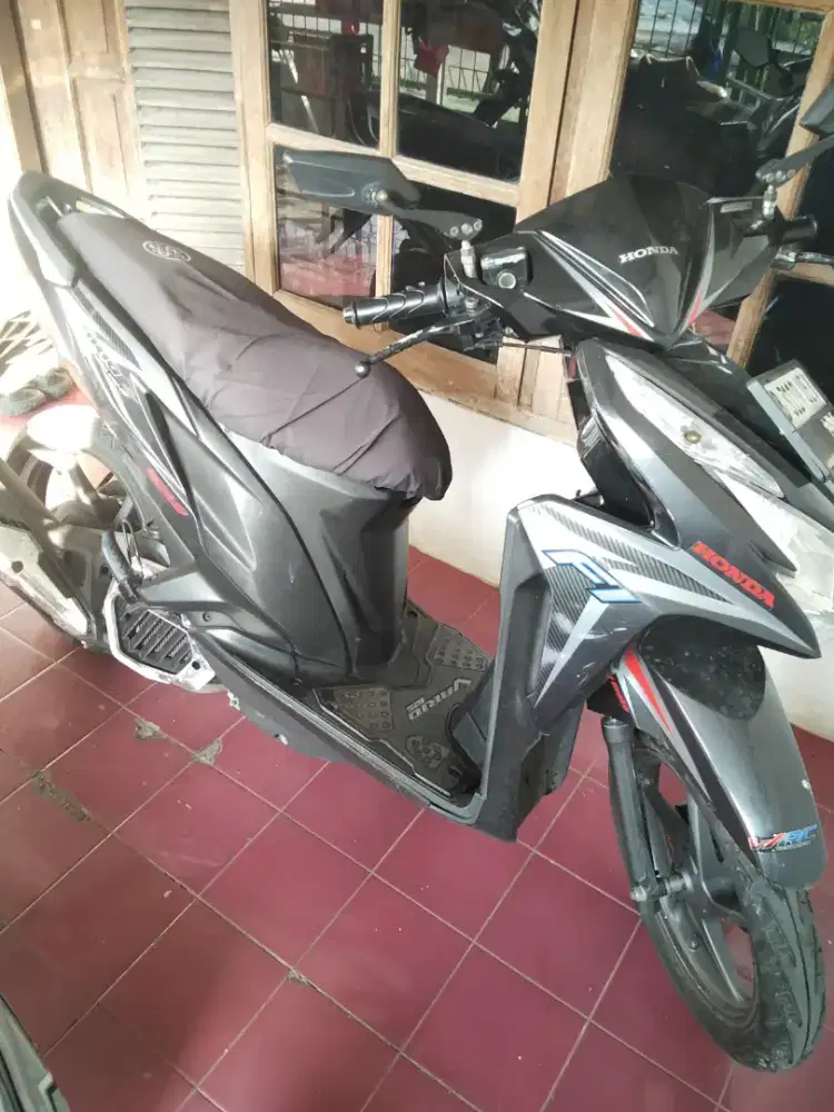 Dijual cepat Vario 125 th 2014 masih bagus mulus mesin halus