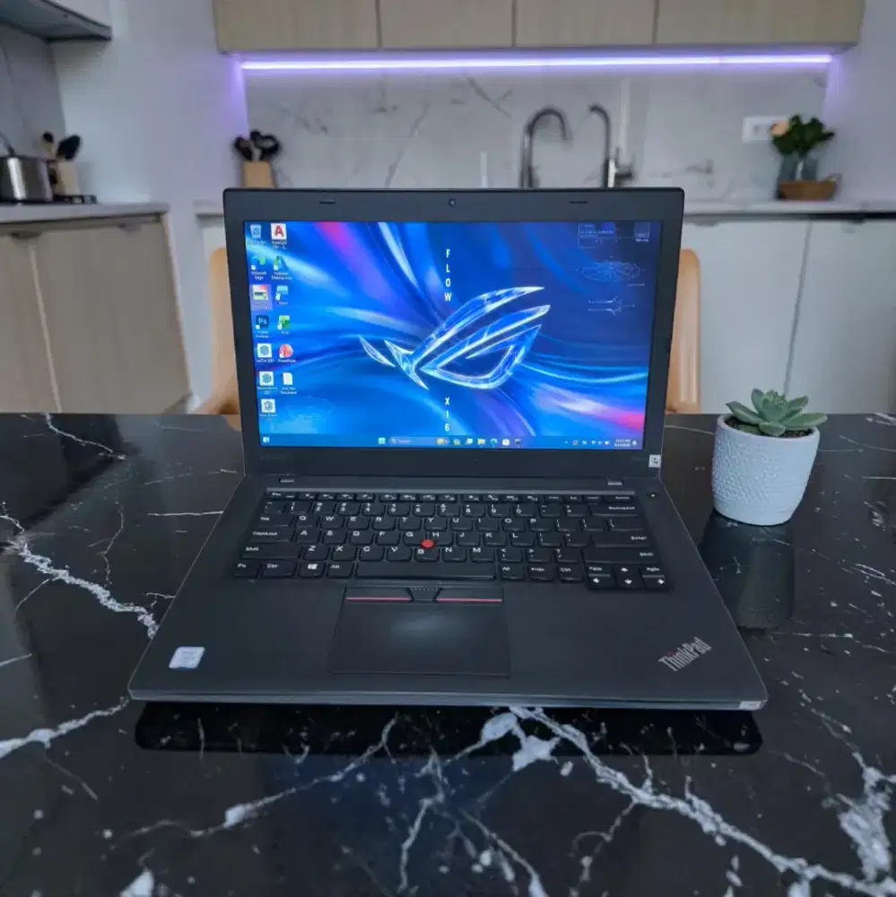 Laptop Lenovo Thinkpad T460 Core i5 RAM 8Gb SSD 256Gb Murah
