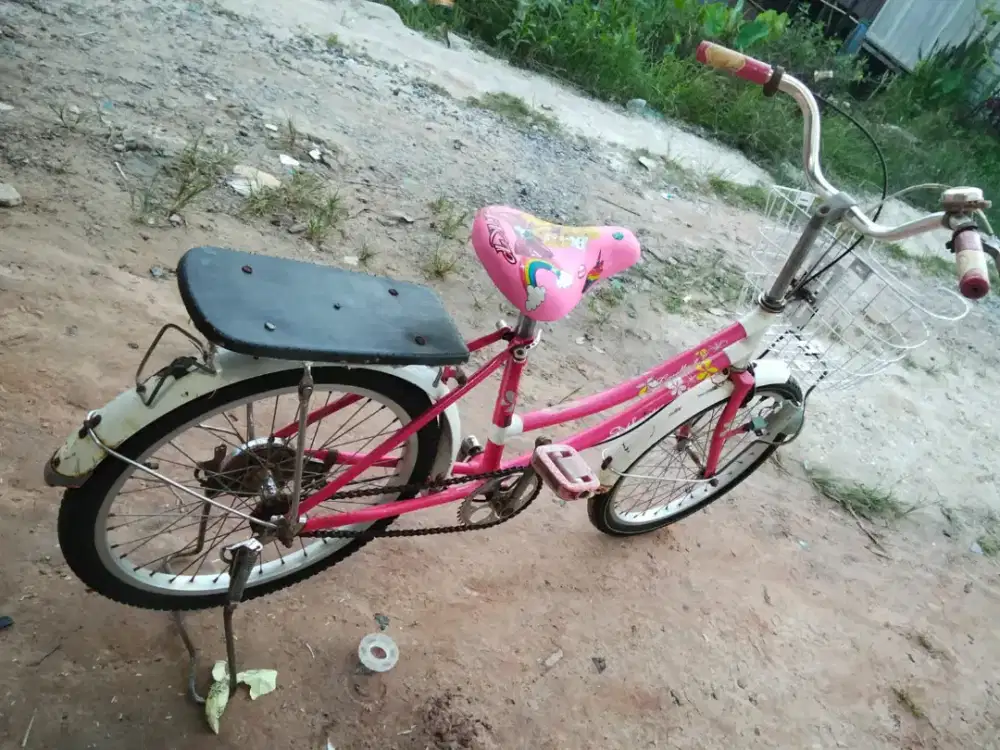 Sepeda anak cewe UK 20