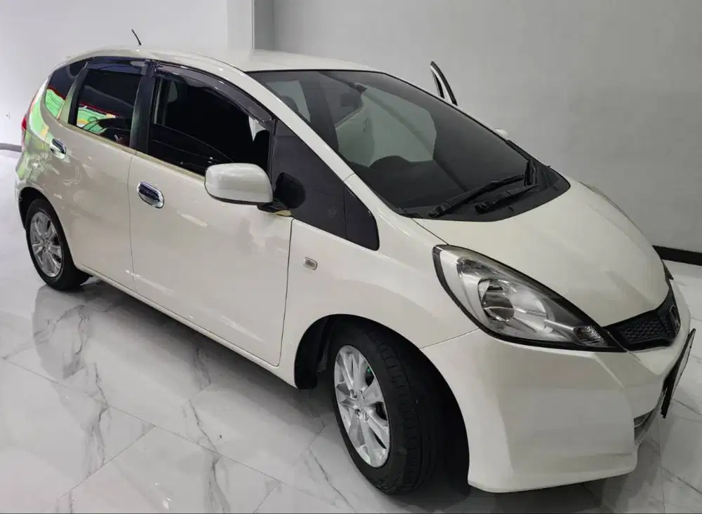 Honda Jazz Ge 8 2012 Putih