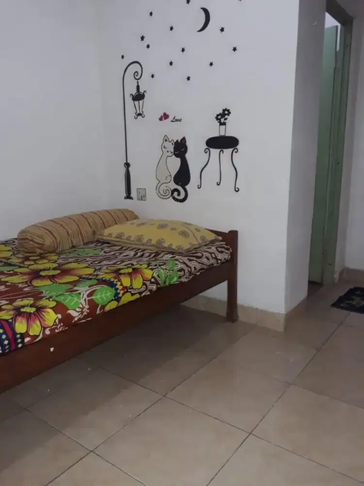 KOST KHUSUS PEREMPUAN AC,NON,AC