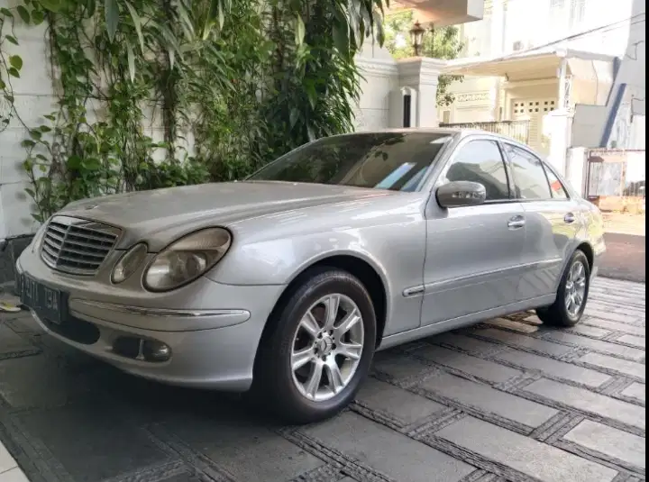 Mercedes-Benz E240 2007 Bensin