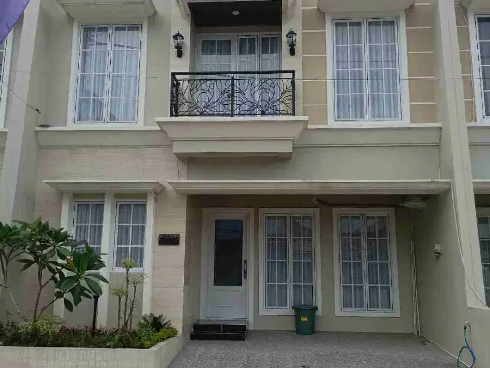 rumah design klasik 2 lantai di Cinere Gandul Depok