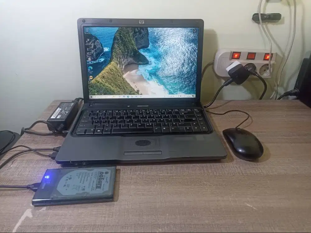 LAPTOP HP520 UPGRADED RAM 4GB+SSD128GB+HDD EXT.120GB FREE MOUSE & BAG
