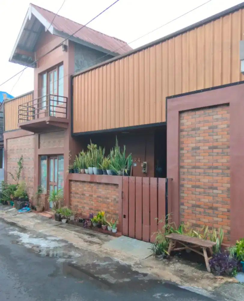 Rumah dengan furniture dan elektronik lengkap