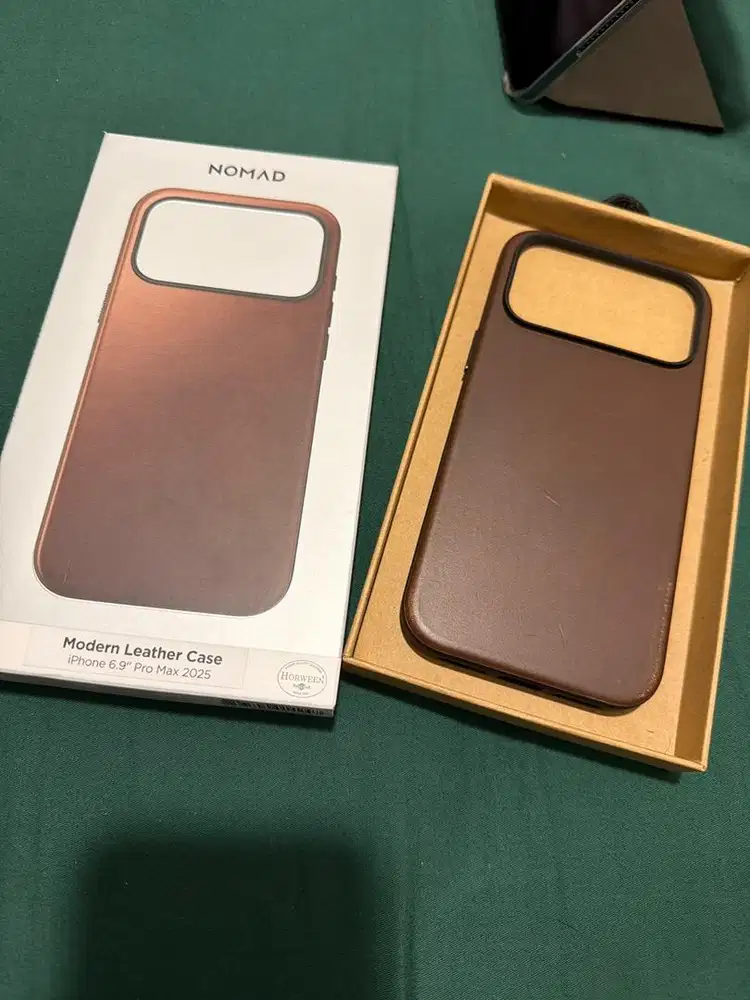 Nomad Horween Leather case Iphone 17 Pro Max