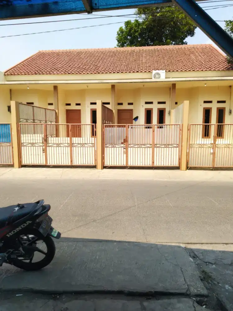 Kontrakan Rumah pinggir jalan .