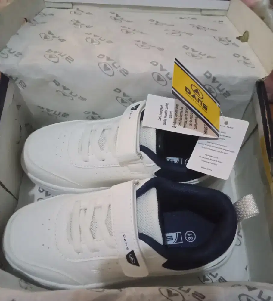 Sepatu anak laki baru merk Dans