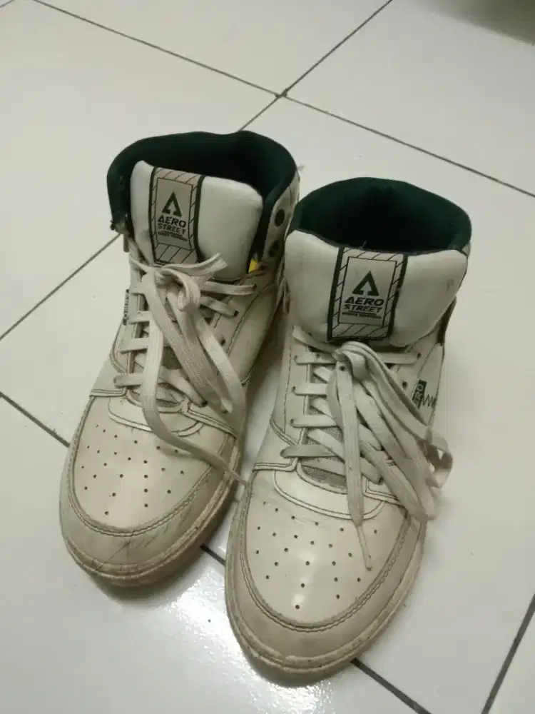 Sepatu Aerostreet