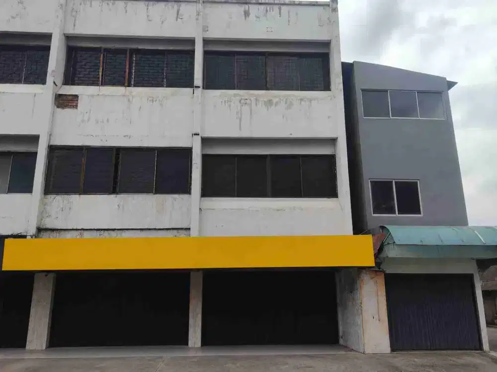 Dijual Ruko Gandeng di Hasyim Ashari seberang Roxy Mas, Jakarta Barat