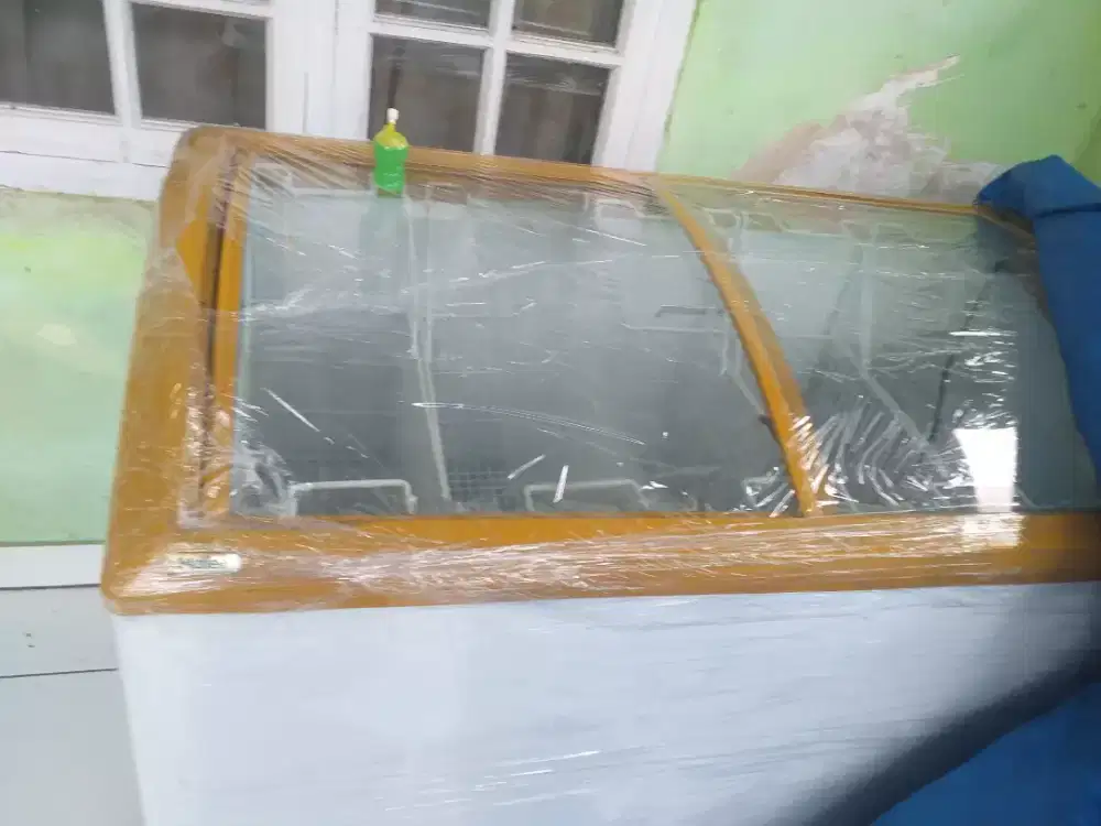Freezer kaca box