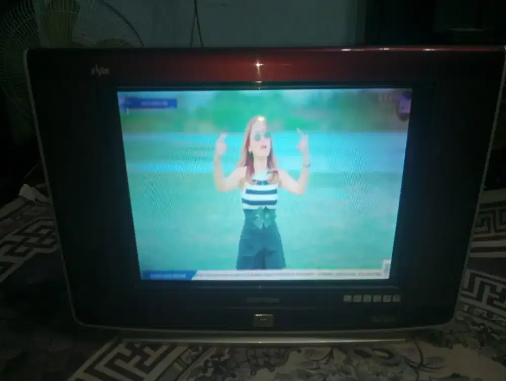 TV tabung slim 21 polytron
