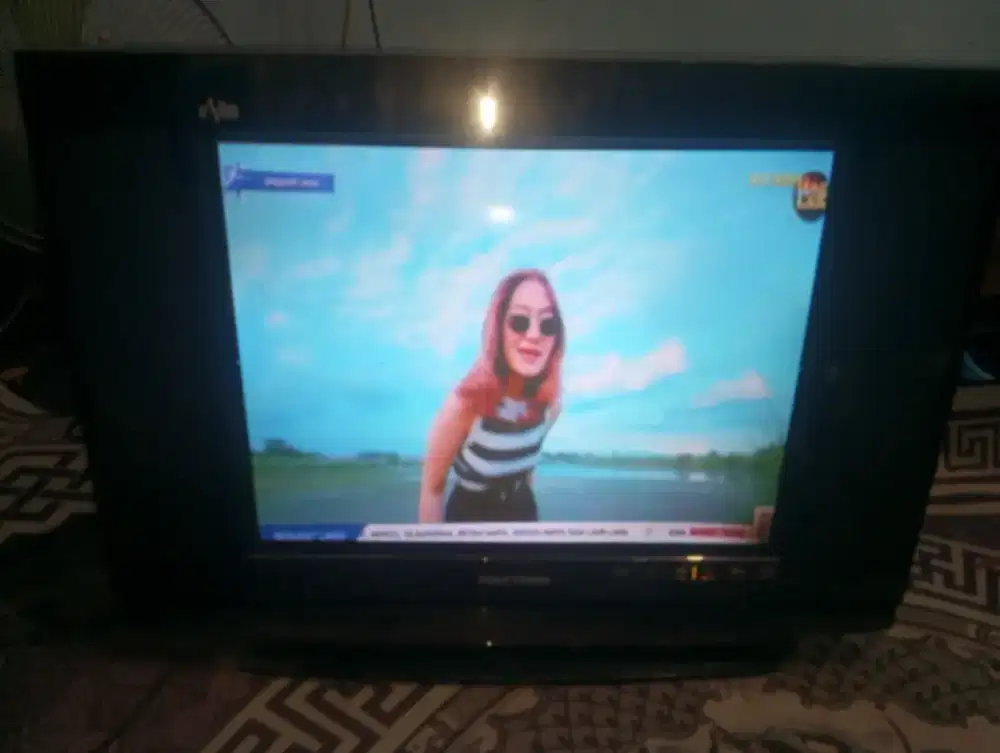 TV tabung 21 polytron