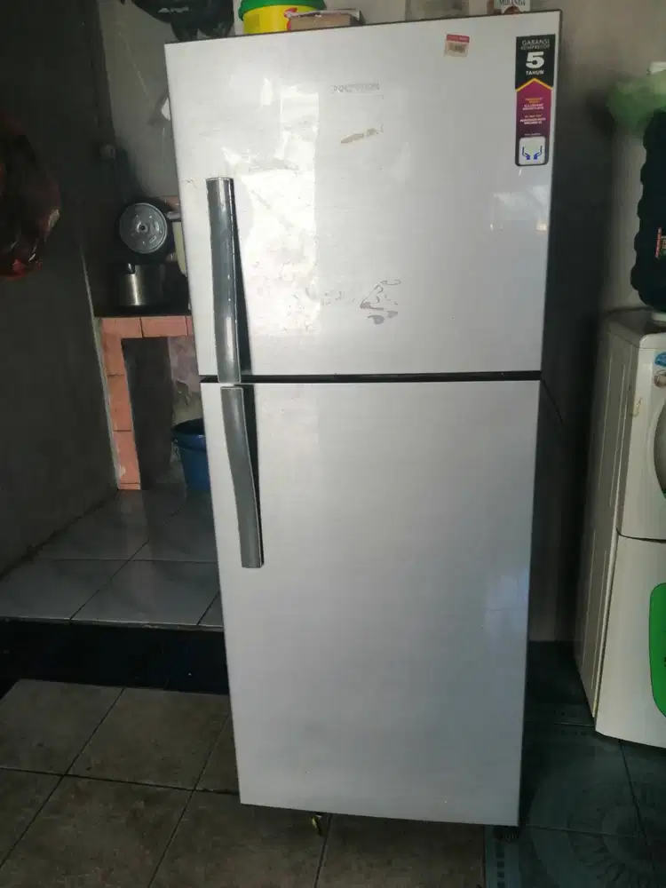 Kulkas 2 pintu polytron