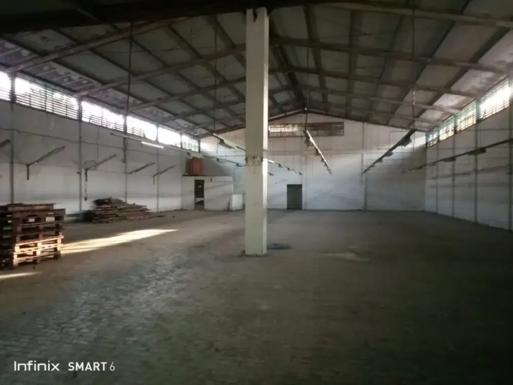 Disewakan Gudang Kayu Besar Kapuk Kamal, Jakarta Barat