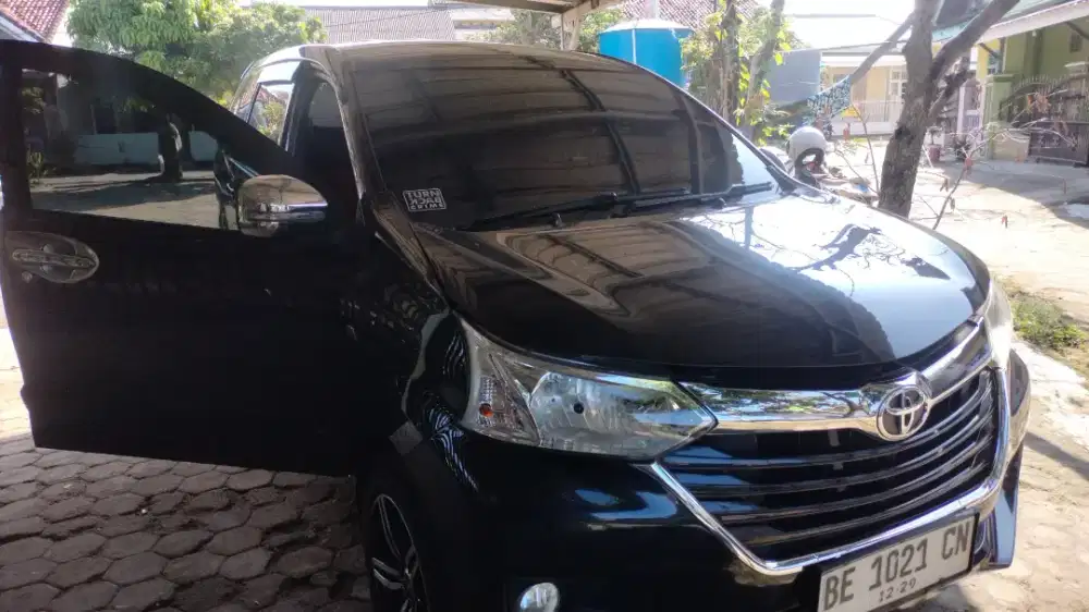 Detailing/salon mobil panggilan