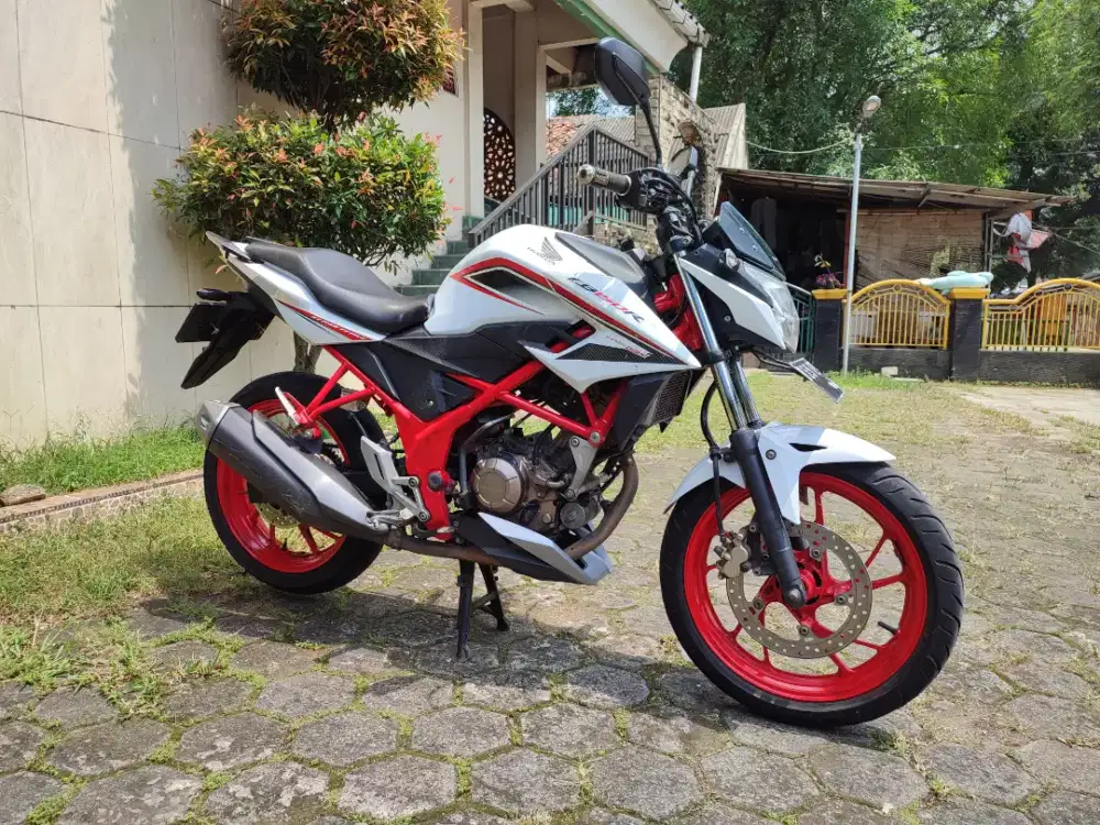 JUAL HONDA CB 150R TAHUN 2016