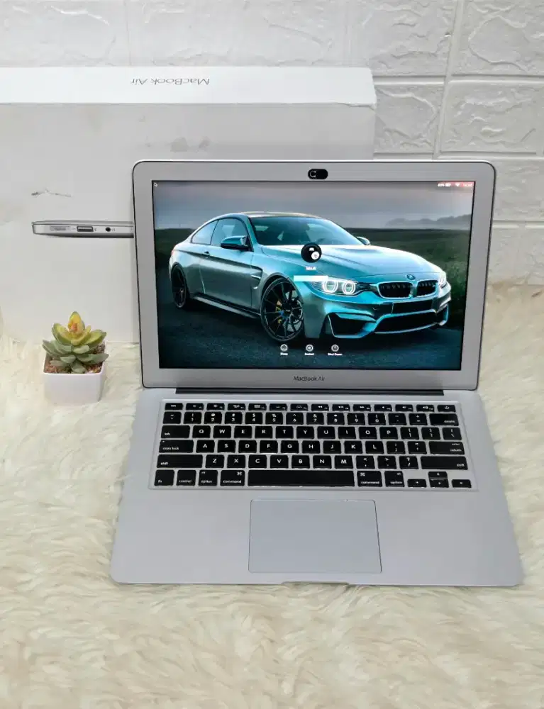 Macbook Air 2017 13inchi 128GB Mulus Lengkap