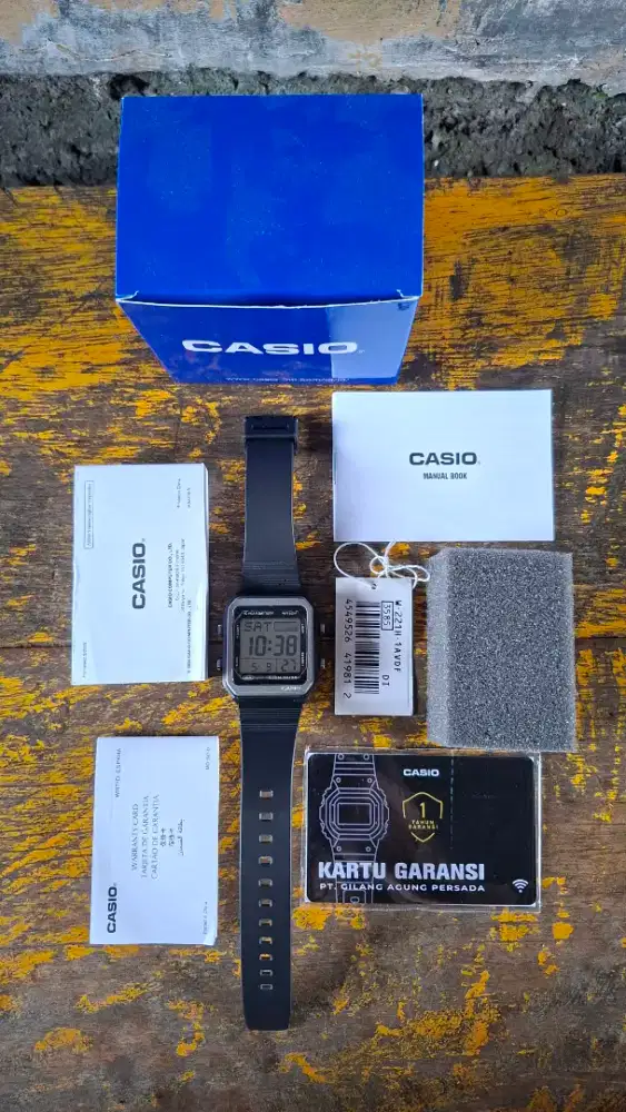 Casio W221H second like new