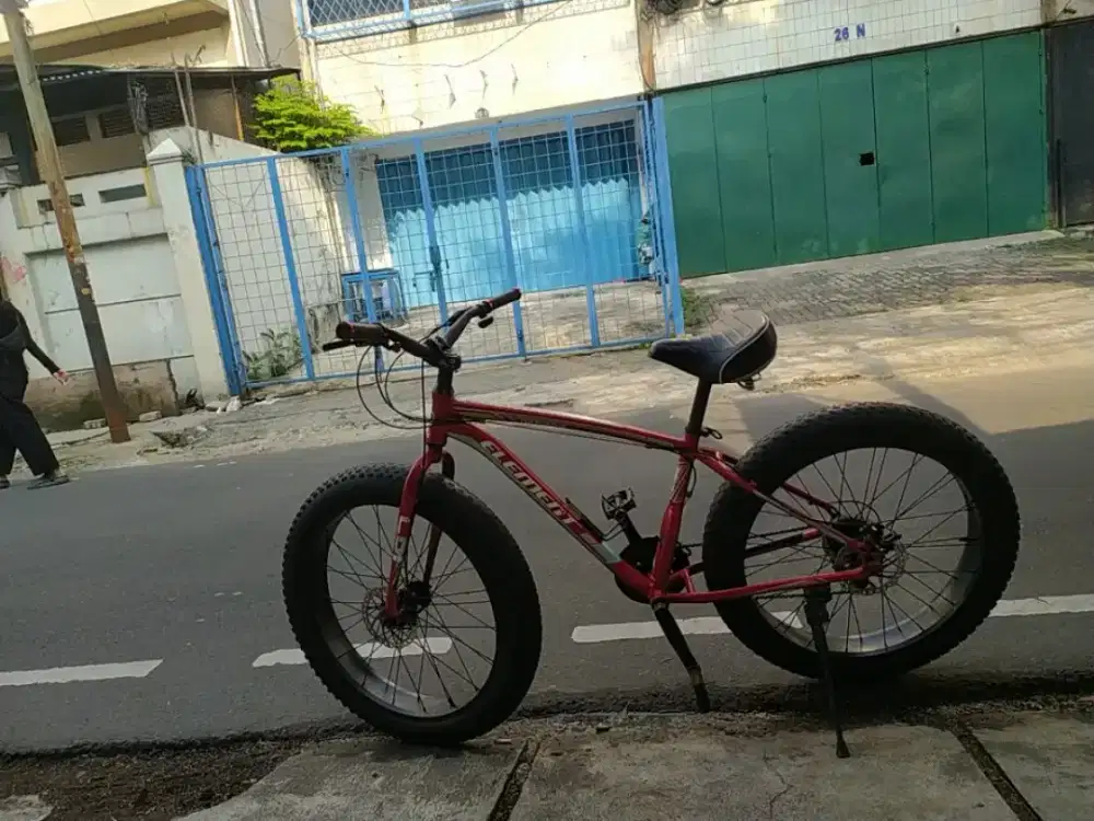 Sepeda Fatbike Elemen Kespor Fatman MTB bkn Polygon Hyrox Cardio