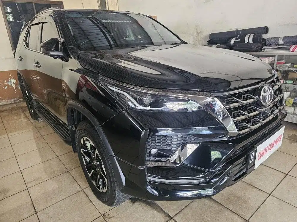 Toyota Fortuner New VRZ 2.8 GR Sport 4x2 At 2022 Hitam metalik